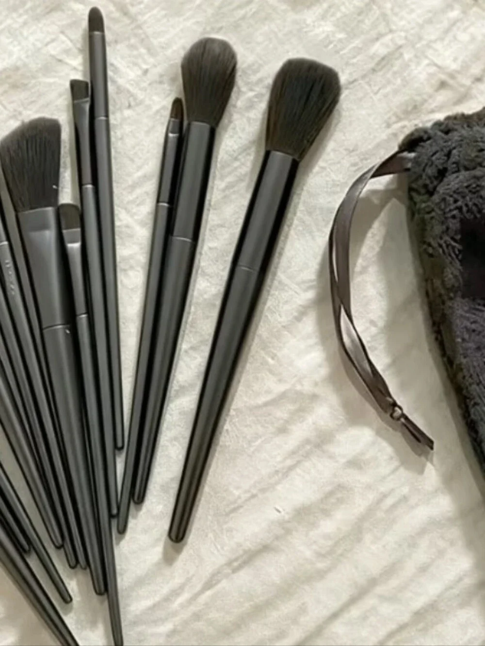 Black Makeup Brush Set with Pouch